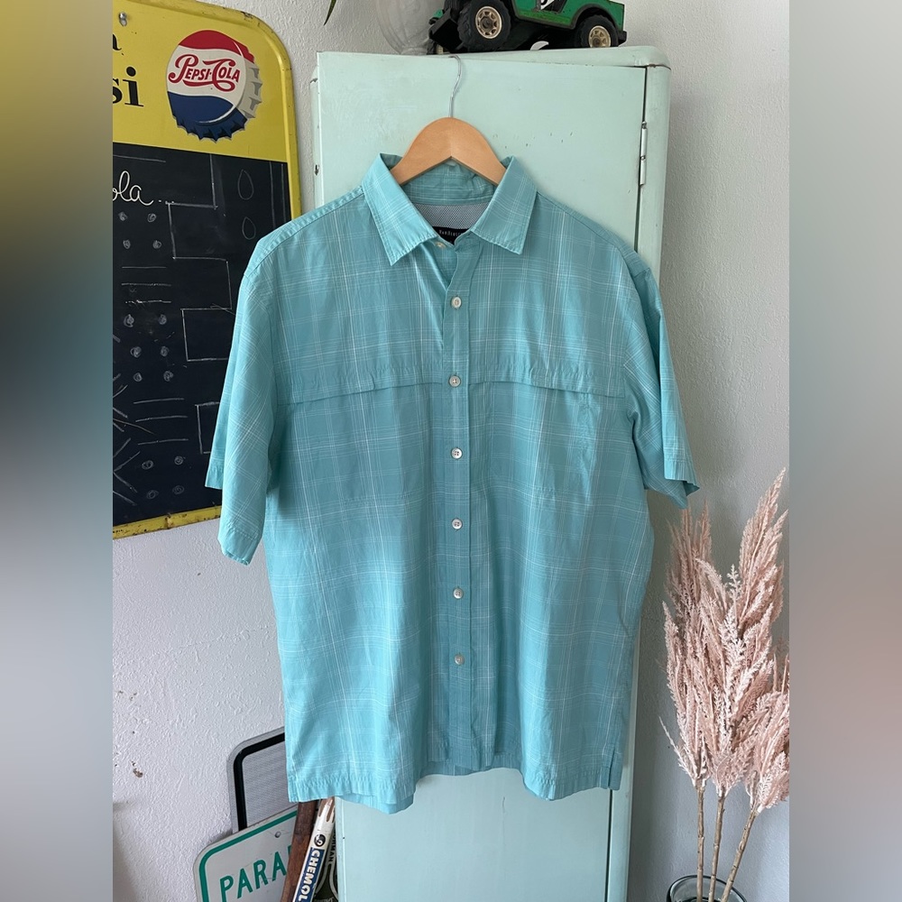 Van Heusen Button Down, Size Large, Short Sleeve, Aqua Blue Color